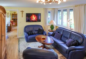 Ferienwohnung mit l  ndlichem Charme allows 18 year olds to book a room