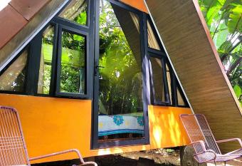 Chalets Silencio del Bosque allows 18 year olds to book a room