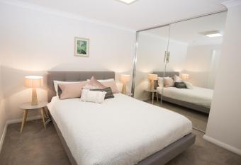 Yaran Suites has Balcony rooms