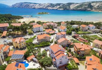 Apartmani Baja has Balcony rooms