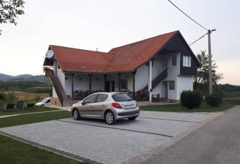 Guesthouse Andja has Balcony rooms