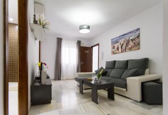 Apartamentos El Tajo & SPA allows 18 year olds to book a room