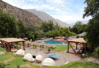 SEL Lodge - Aventura y Descanso has rooms with a private hot tub