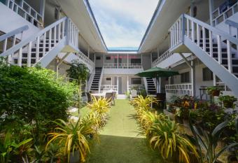 Boracay Morning Beach Resort allows 18 year olds to book a room