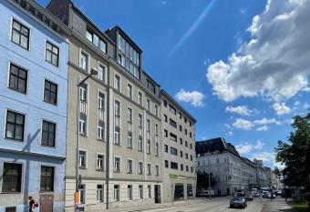 Flarent Vienna Apartments-WG allows 18 year olds to book a room