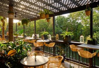 KAYAK Miami Beach allows 18 year olds to book a room