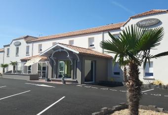 Hotel Salea allows 18 year olds to book a room