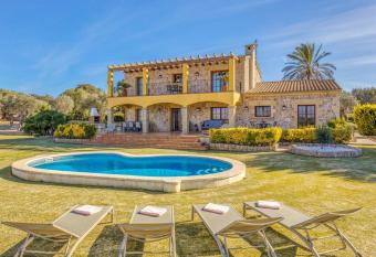 Bonnix has Balcony rooms