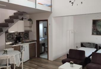 Centar Novi Sad-Studio No. 3 allows 18 year olds to book a room