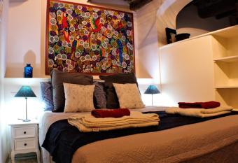 Il nido nascosto allows 18 year olds to book a room