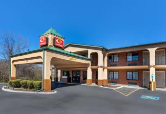 Econo Lodge has Smoking/Balcony rooms