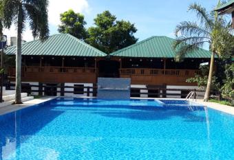 Dwell Family Resort Tagaytay has Balcony rooms