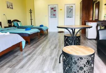 Sunrise Beach Kohyao Resort has Balcony rooms