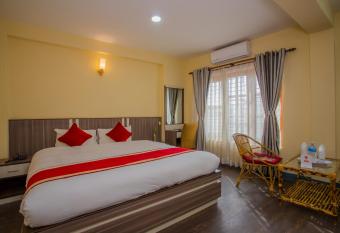 OYO 297 Hotel Aayam allows 18 year olds to book a room