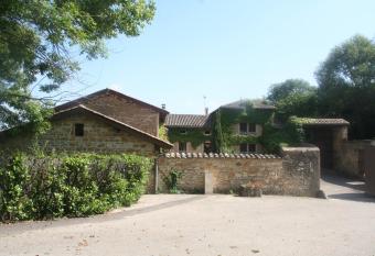 L Aube du Moulin has Balcony rooms