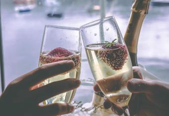 The Rosedale Hotel & Restaurant allows 18 year olds to book a room