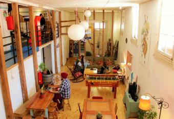 Casa Volante Hostal has Balcony rooms