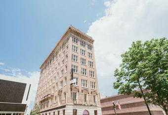 The Esquire Hotel Downtown Gastonia Ascend Hotel Collection allows 18 year olds to book a room