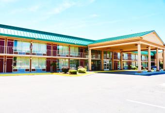 Red Roof Inn & Suites Cave City allows 18 year olds to book a room