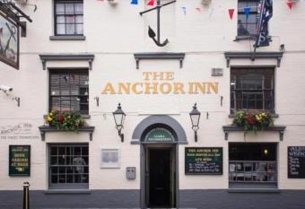 The Anchor Inn allows 18 year olds to book a room