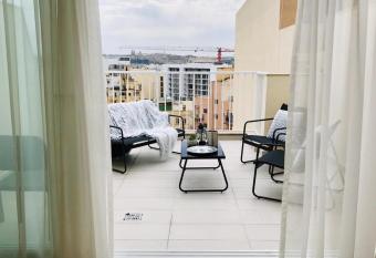 LET ME HOST - 101Moroni has Balcony rooms