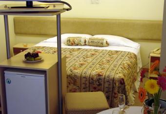 Hotel Melodia has rooms with a private hot tub