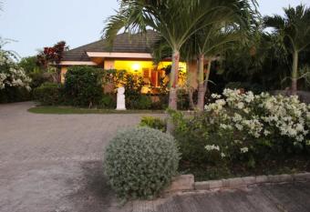 The Artist Place Villa at Richmond Estates St Ann has Balcony rooms