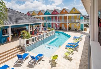 Bed & Bike Curacao - Jan Thiel has Balcony rooms