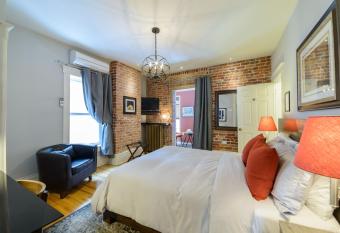 Auberge aux Deux Lions allows 18 year olds to book a room