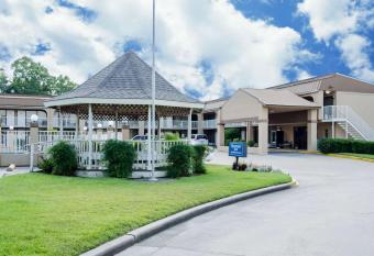 Rodeway Inn Vicksburg has Smoking rooms