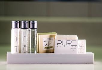 Anchor Inn has rooms with a private hot tub