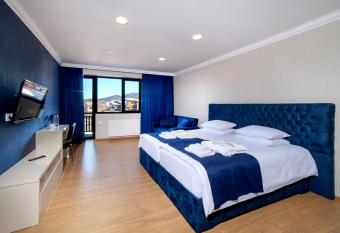 Amiran s Park has Balcony rooms