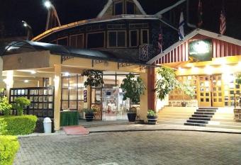 Vienna Woods Hotel Nakuru allows 18 year olds to book a room