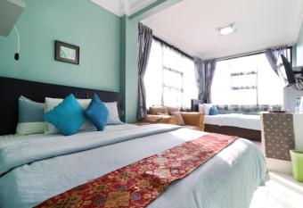 Lembur Incu Syariah Villa & Resto has Balcony rooms