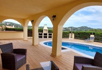 LA VILLA DEL PARAISO has Balcony rooms