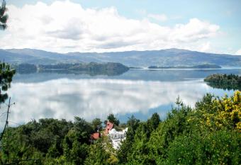 Refugio G  nesis habitaciones Lago de Tota allows 18 year olds to book a room