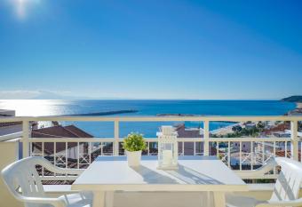 Villa Margarita has Balcony rooms