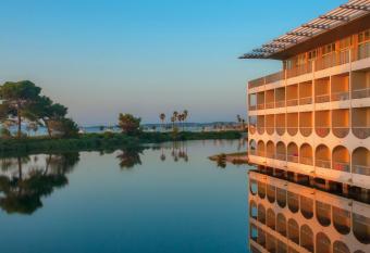 Hotel Club Le Plein Sud Vacances Bleues has Balcony rooms