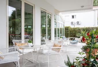 BeYou Hotel Villa Rosa has Balcony rooms