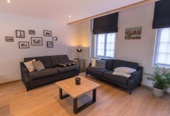 Vakantiewoning De Gulden Sleutels allows 18 year olds to book a room