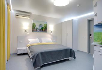 Arena Summit Apart Hotel allows 18 year olds to book a room