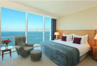 Wyndham Grand   zmir   zdilek allows 18 year olds to book a room