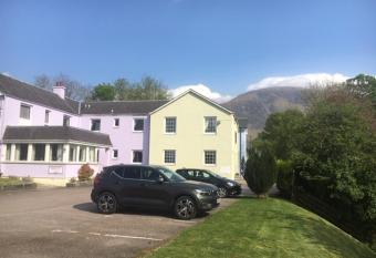 Fort William Studios allows 18 year olds to book a room