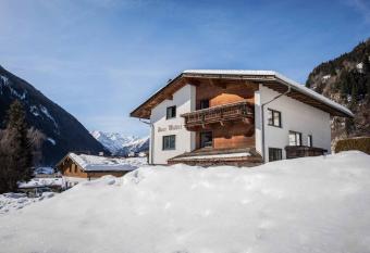 Haus Wallner has Balcony rooms