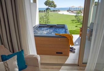 TUI Magic Life Candia Maris - Adults Only allows 18 year olds to book a room