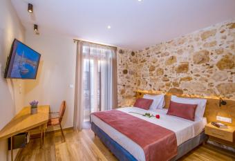 Elma Suites has Balcony rooms