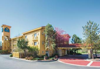 La Quinta Inn by Wyndham Denver Westminster allows 18 year olds to book a room