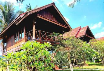 Bamboo House has Balcony rooms