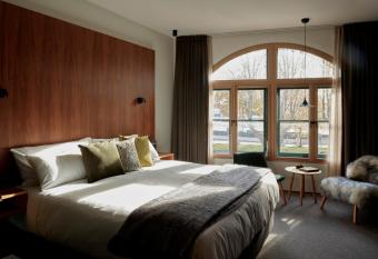 Moss Hotel has Balcony rooms