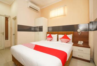 OYO Flagship 450 Semampir Residence allows 18 year olds to book a room